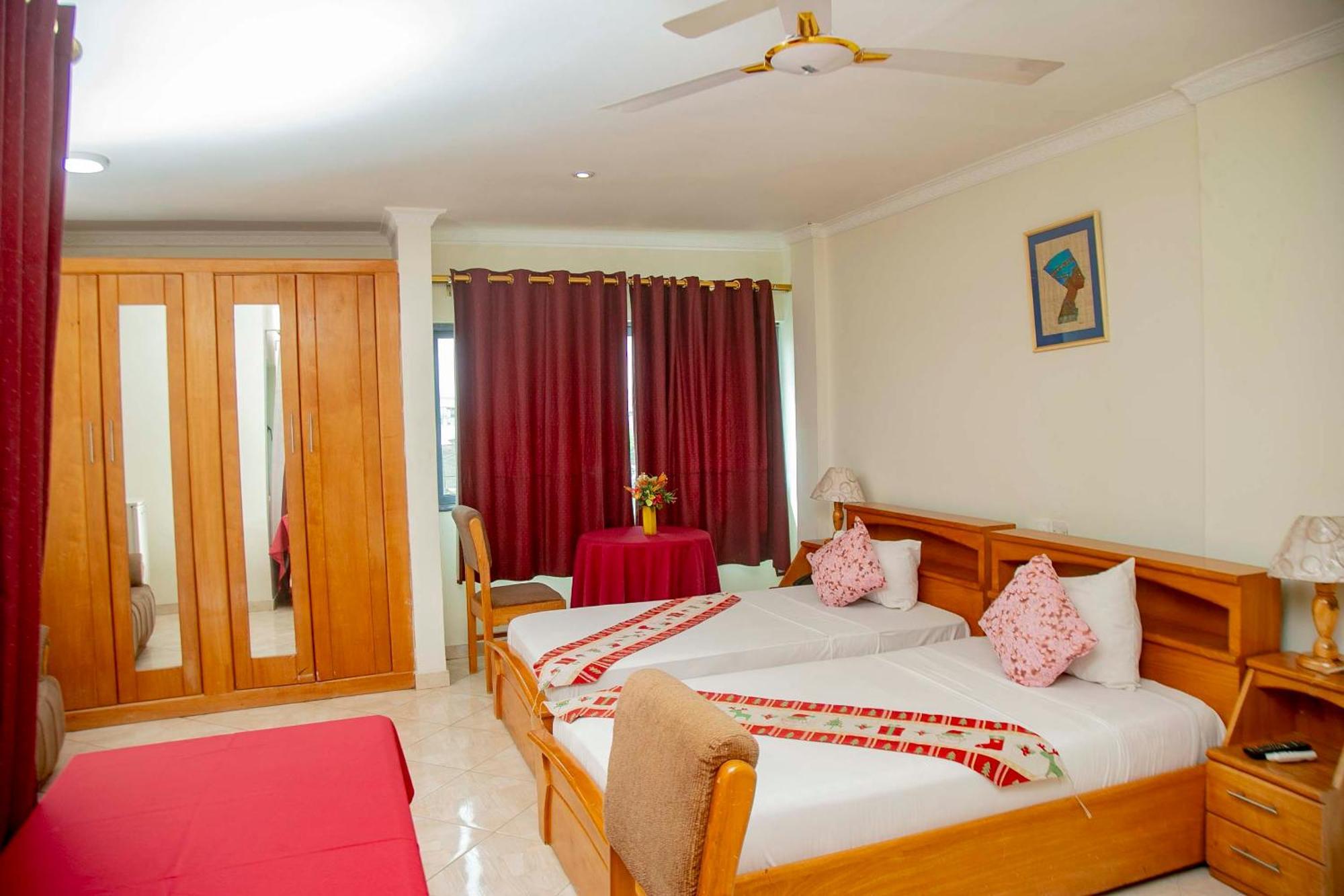Brookvale Hotel Weija Экстерьер фото