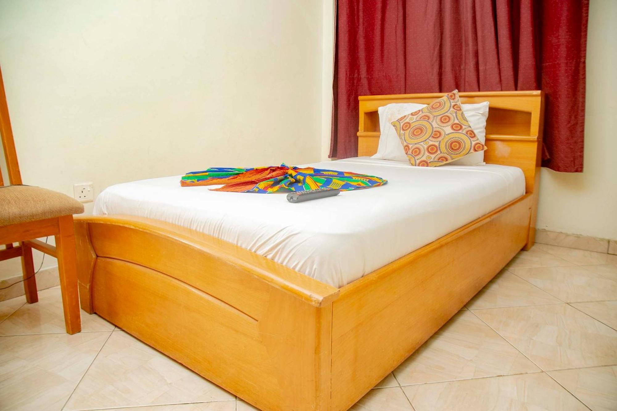 Brookvale Hotel Weija Экстерьер фото