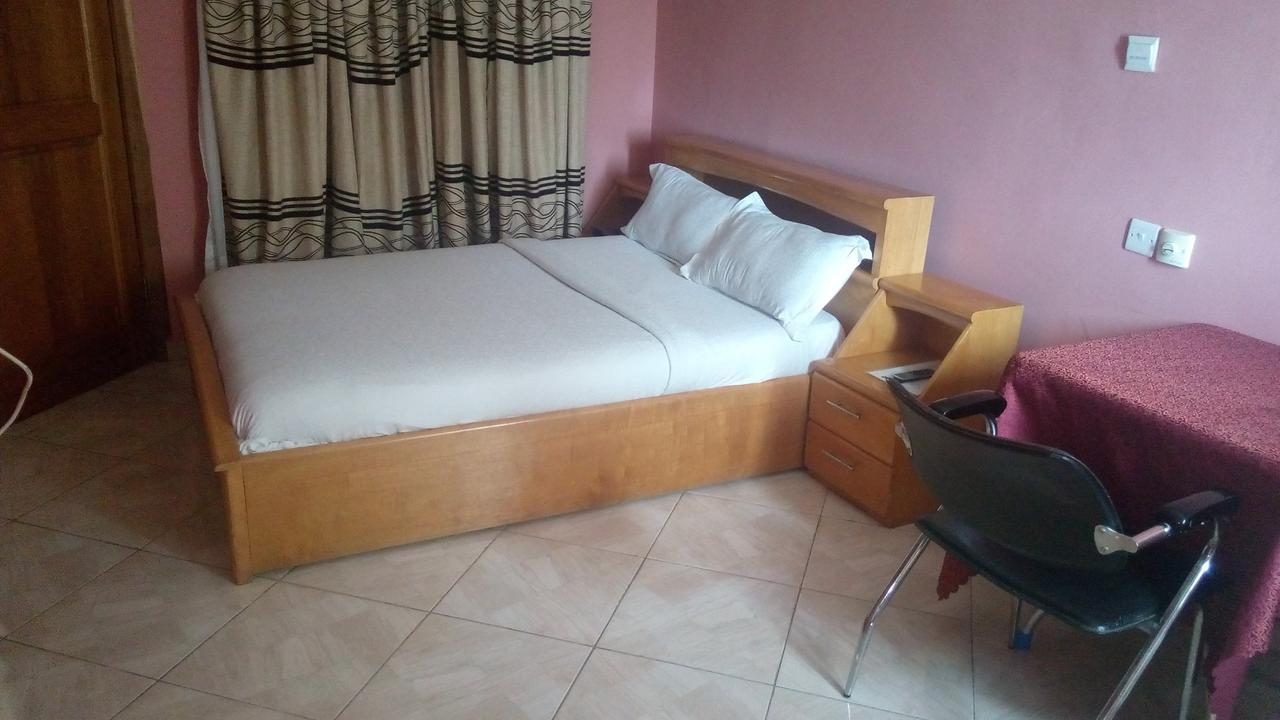 Brookvale Hotel Weija Экстерьер фото